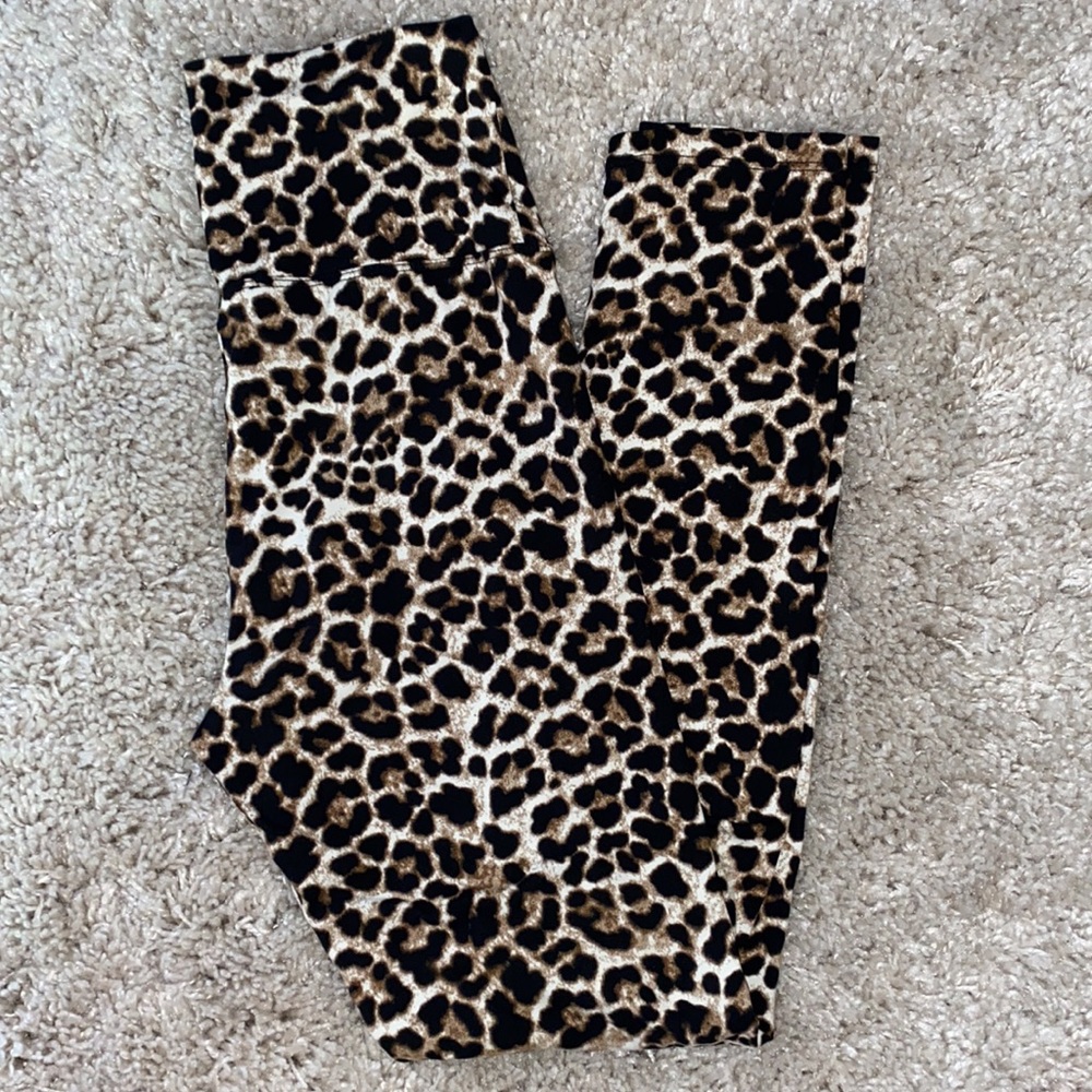 NWOT Love Tree Leopard print leggings